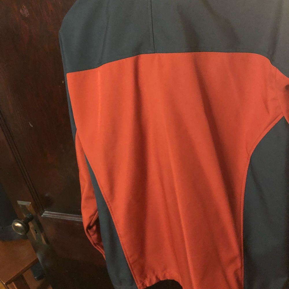 Free tech jacket - Picture 3 of 3